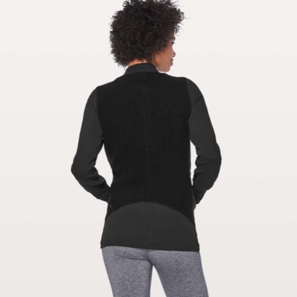 Lululemon Stand Out Sherpa Jacket in Black Size 2 W4AKOS - Picture 3 of 16